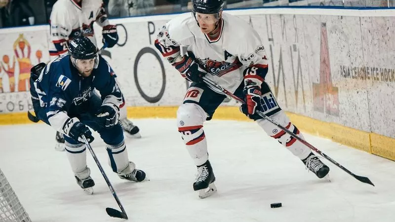 Полуфинал плей-офф АХЛ дома выиграли хоккеисты «Сахалина»