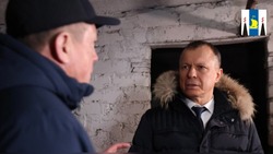 Губернатор Валерий Лимаренко проверил состояние проблемных подвалов в Холмске