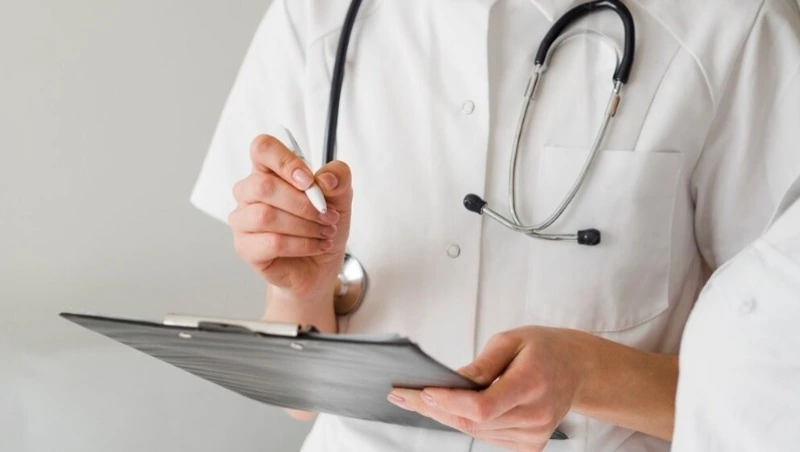 Губернатор Лимаренко взял на личный контроль вопросы здравоохранения семерых сахалинцев