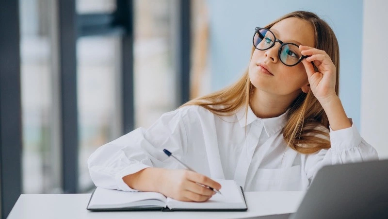 Минпросвещения хочет продлить эксперимент по сдаче только двух ОГЭ