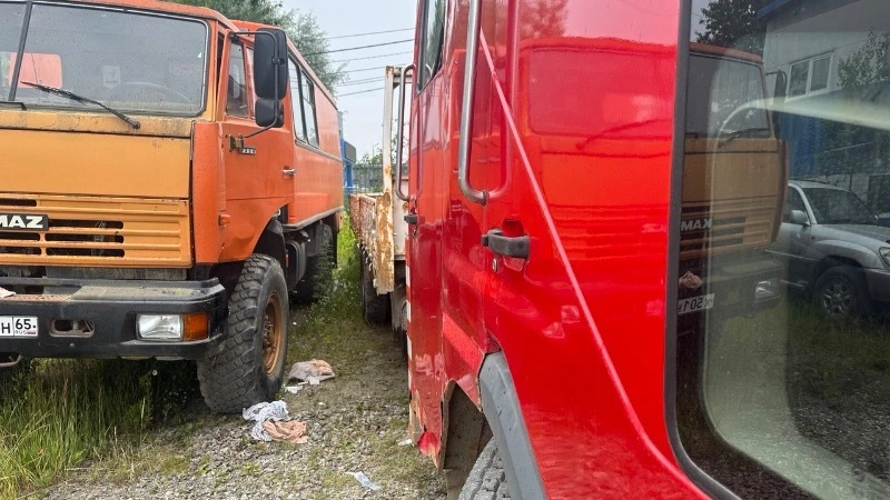 Водитель грузовика придавил бортом человека в Южно-Сахалинске 