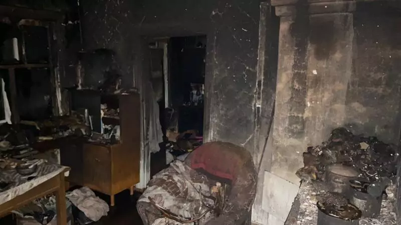 Пенсионер погиб на пожаре в селе на юге Сахалина