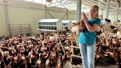 Сахалинка автоматизировала птицеферму благодаря гранту