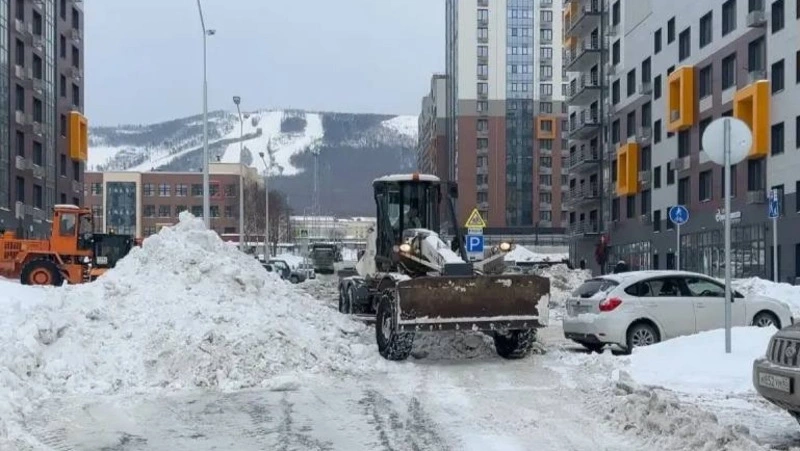 Около 150 снегоуборочных машин выйдут ночью на улицы Южно-Сахалинска