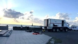 Поиски тела утонувшего мальчика продолжают с квадрокоптерами в Холмском порту