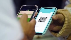 Сбер и Т-Банк первыми в России запускают переводы между физическими лицами по QR-коду 