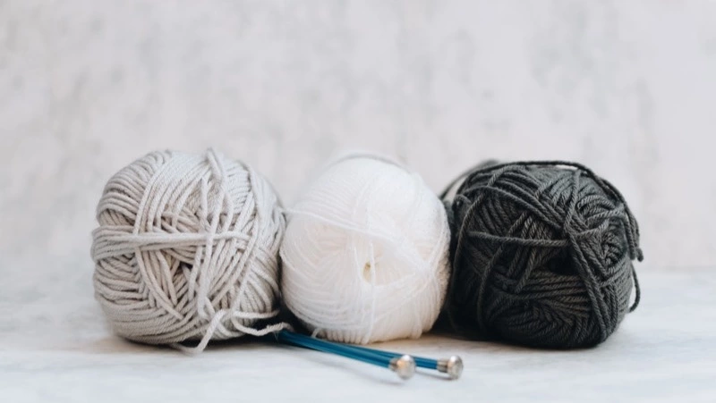 Жители Анивы отправят вязаные вещи военнослужащим на территорию СВО