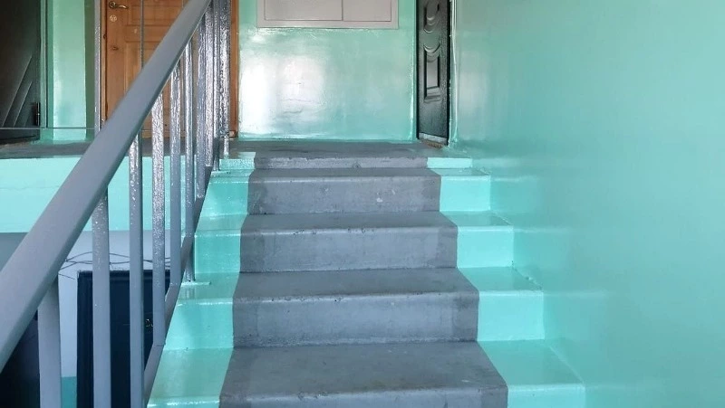 Мэр Смирных попросила горожан бережнее относиться к отремонтированным подъездам