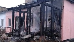 Пожарные больше часа тушили жилой частный дом в Углегорском районе