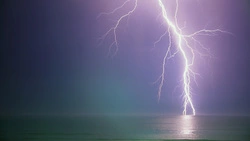 На Сахалине молнией убило рыбака