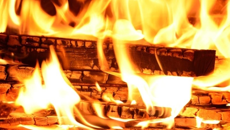 Пожары, открытие памятника, рыбацкий аншлаг на Буссе: новости выходных на Сахалине