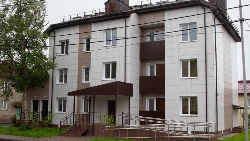 Жители Березняков переедут из барака в новый дом