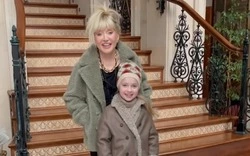 Алла Пугачева показала, как Гарри и Лиза 23 февраля взяли в руки гранаты