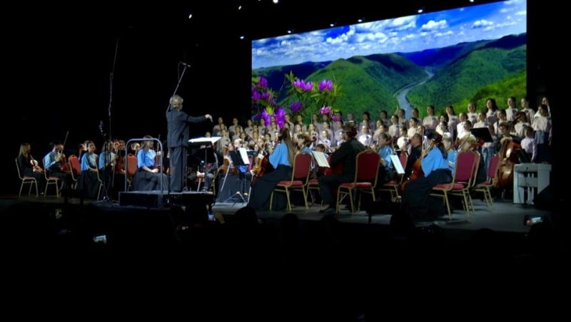 Концерт Сахалинского детского симфонического оркестра собрал сотни ценителей творчества - Центр внимания 29.10.25