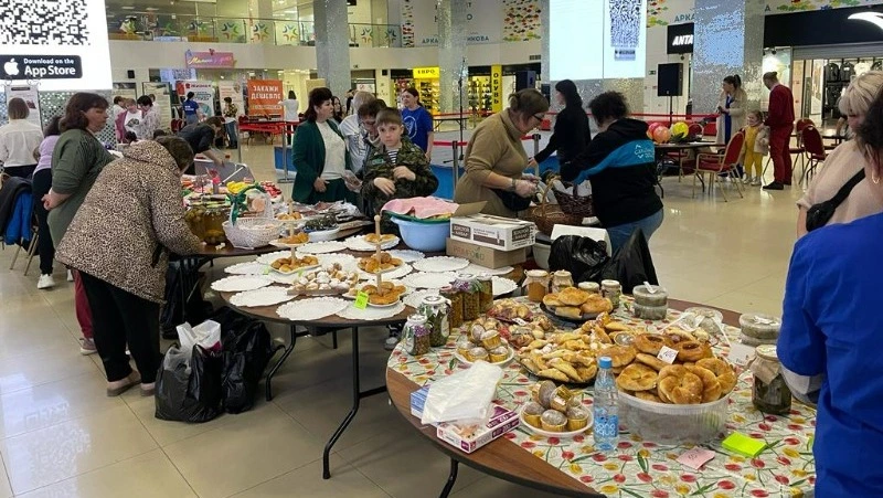 Благотворительная ярмарка в поддержку бойцов СВО прошла в Южно-Сахалинске 25 марта