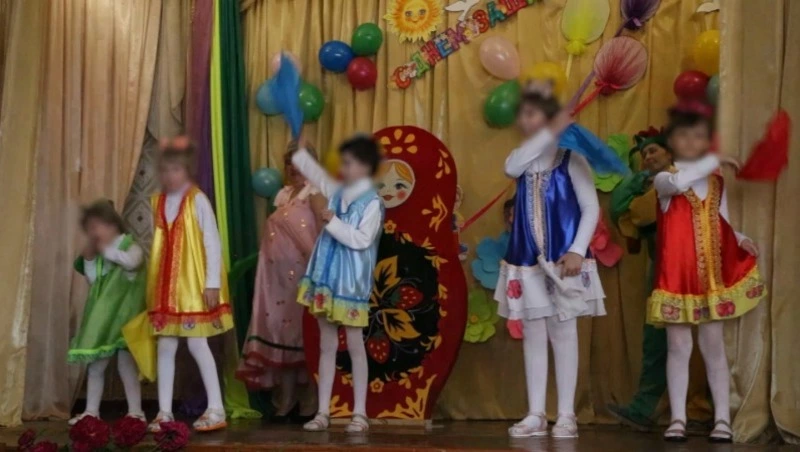 Команда с Сахалина привезла подарки в дом-интернат Шахтерска в День защиты детей