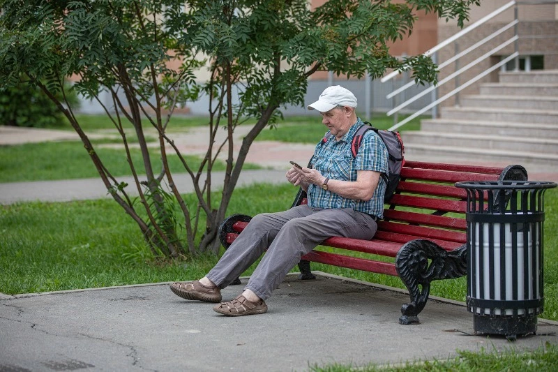 Скамеек в Южно-Сахалинске прибавилось