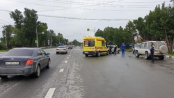 В Южно-Сахалинске водитель наехал на пешехода во время парковки