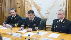 Валерий Лимаренко и глава Росморречфлота Андрей Тарасенко обсудили развитие портов на юге Сахалина