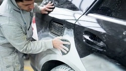 Житель Курильска поцарапал автомобиль товарища из-за ревности к бывшей жене