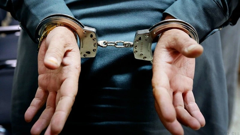 Преступник в одиночку украл со склада в Охе товары на 5 миллионов рублей