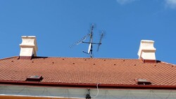 В Южно-Сахалинске перед тотальным запуском «цифры» с крыш снесли антенны