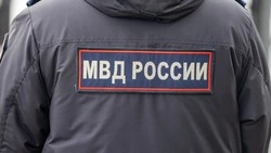 Инспекторы ДПС на Сахалине остановили Land Cruiser с мужчиной в розыске