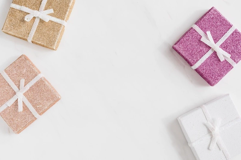 Девять сахалинских семей получили подарки во второй день года