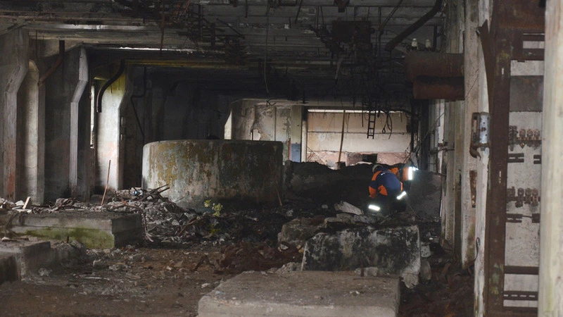 В Поронайске осудят бизнесмена, из-за которого трое мигрантов погибли в руинах завода