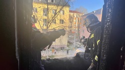 10 человек выбежали из горящего дома в Южно-Сахалинске 10 ноября
