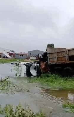 Три рыбных предприятия затопило на Северных Курилах после землетрясения и цунами