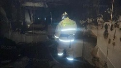 Пожарные ликвидировали возгорание в гараже на улице Кирова в Долинске