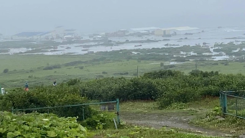 Тревогу цунами объявили на всех Курильских островах после землетрясения магнитудой 8,5
