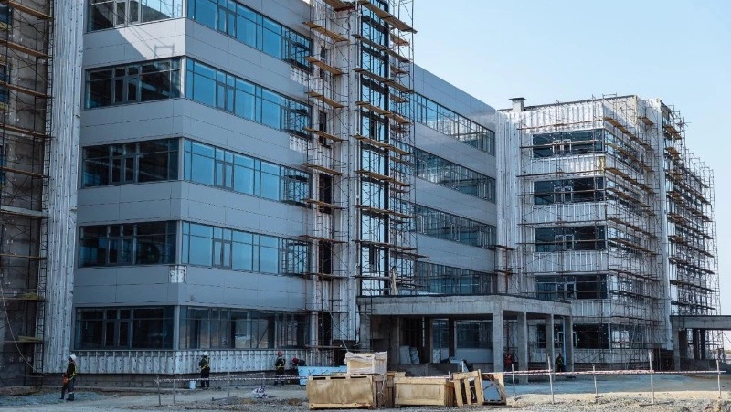  Федеральные власти высоко оценили темпы строительства кампуса  «СахалинТех» 