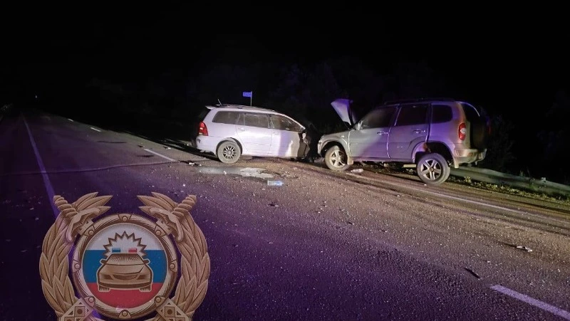 Водитель и 3 пассажира пострадали в лобовом ДТП на дороге Южно-Сахалинск — Оха