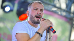 Певец Сумишевский представил новую песню о любви