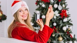 Календарь маникюра на декабрь 2025: в какие дни «ноготочки» притянут деньги