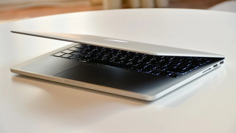 Министерство образования закупает почти 4 тысячи ноутбуков для сахалинских школьников