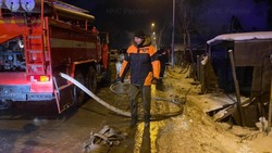 Огонь разгорелся в дачном доме в Александровске-Сахалинском 10 марта