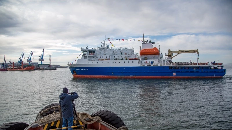 Рейс теплохода «Адмирал Невельской» перенесли на несколько дней из-за метели на Сахалине