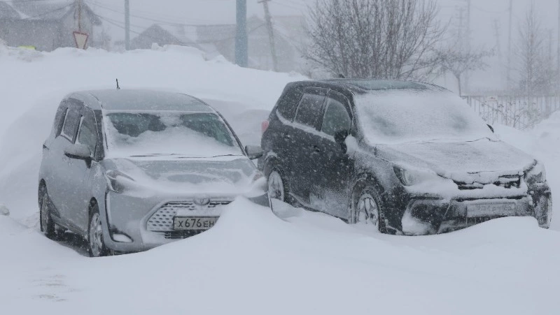 Мэр Южно-Сахалинска подтвердил второй день дистанта в школах во время снежного циклона 29 января