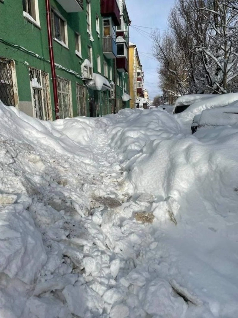 SKR-SOS: жители Южно-Сахалинска теряют надежду выбраться из снежного плена из-за нерадивых коммунальщиков
