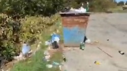 Горы мусора скопились у Клоковского водопада в Макаровском районе
