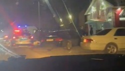 Появилось видео с пьяной женщиной на Audi, улетевшей в кювет в Новотроицком