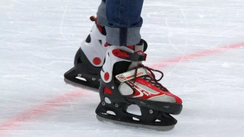 На Сахалине стартовал очередной сезон проекта «Коньки в школу»