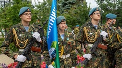 Митинг с церемонией возложения гирлянды и цветов состоится в Южно-Сахалинске в День ВДВ