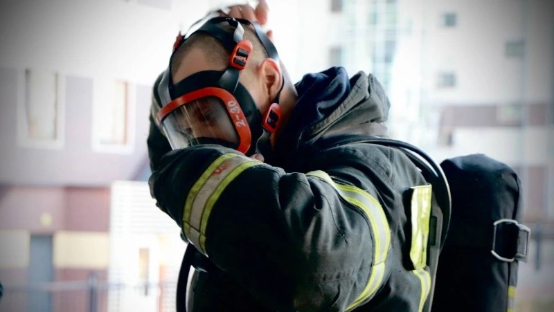 Экскаватор полыхал в Углегорском районе три часа