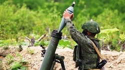 Военнослужащие на Сахалине отработали навыки стрельбы из минометов «Сани» 