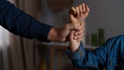 Жителю Корсакова дали условный срок за драку с инспектором ДПС