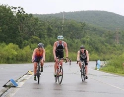 Победителем спринт-триатлона во Владивостоке стал сахалинский спортсмен